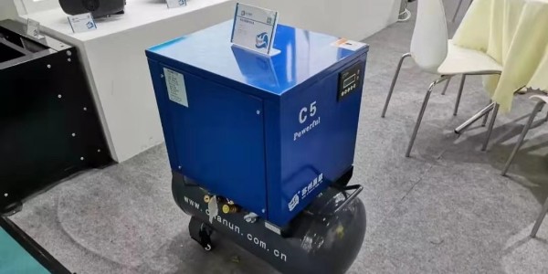 220V單相電永磁變頻螺桿空壓機(jī)-C4面市